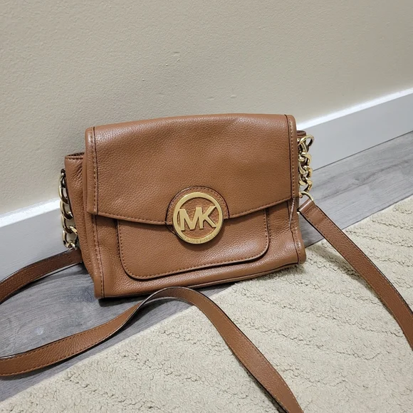 Brown michael kors clearance bag with gold chain